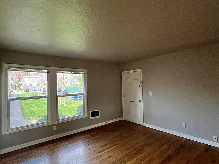 1430 NE Mason St #&-1431 — Photo 5