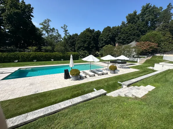 126 Morningside Dr S #1, Westport, CT 06880