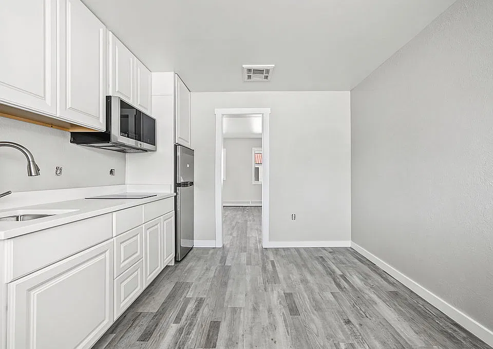 205 E Victory Way