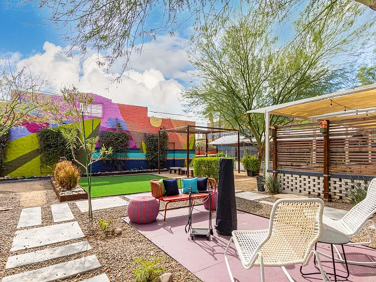729-735 E Coronado Rd — Photo 16