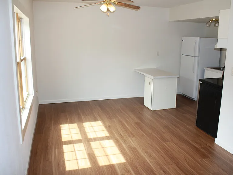 Hampshire Estates Apartments and Self Storage — Photo 61