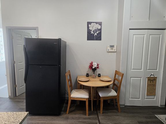 5th image of 7204 S Rhodes Ave