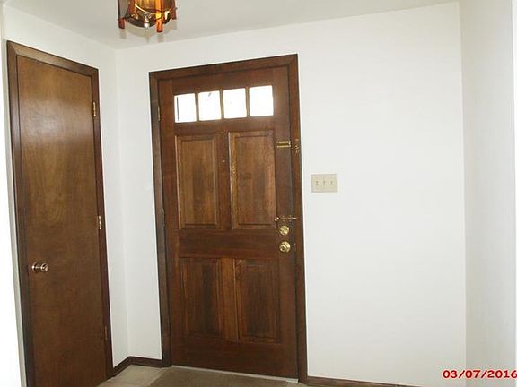 2nd image of 3831 Edinburg Dr