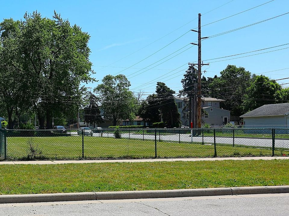 1st image of 7449 White Oak Ave