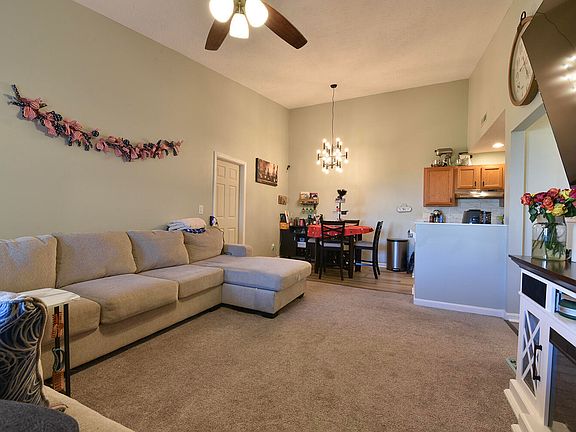 3rd image of 10567 Lynn Ln Unit 5