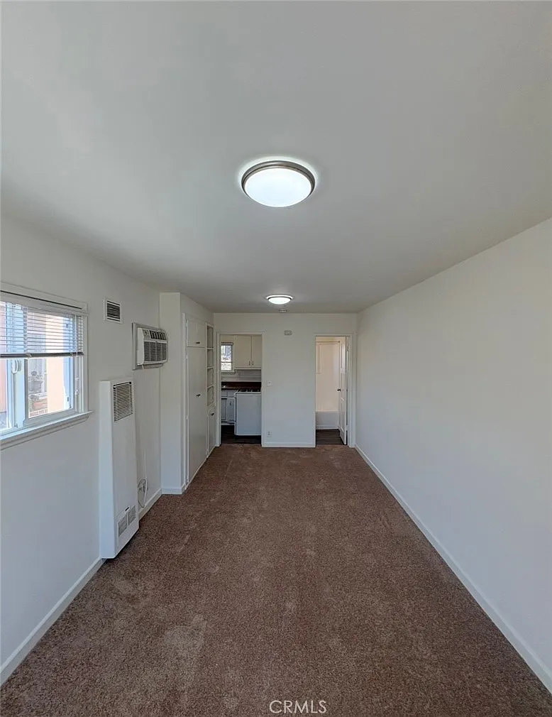 Building Photo - 9420 Las Tunas Dr #C