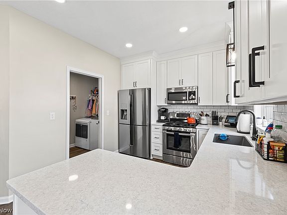 5th image of 38765 Congressional Ln #52