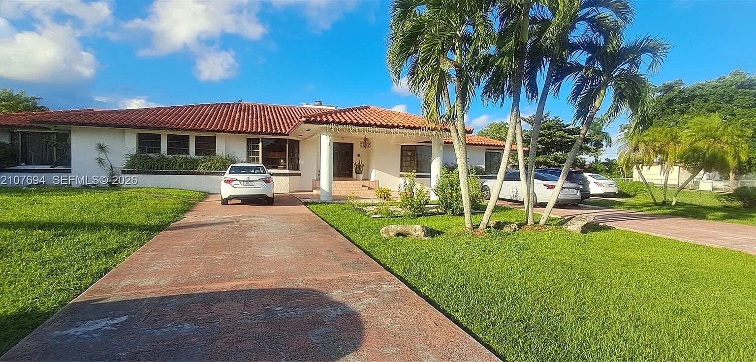 3 bed, 2.0 bath, $3,800 — Photo 2