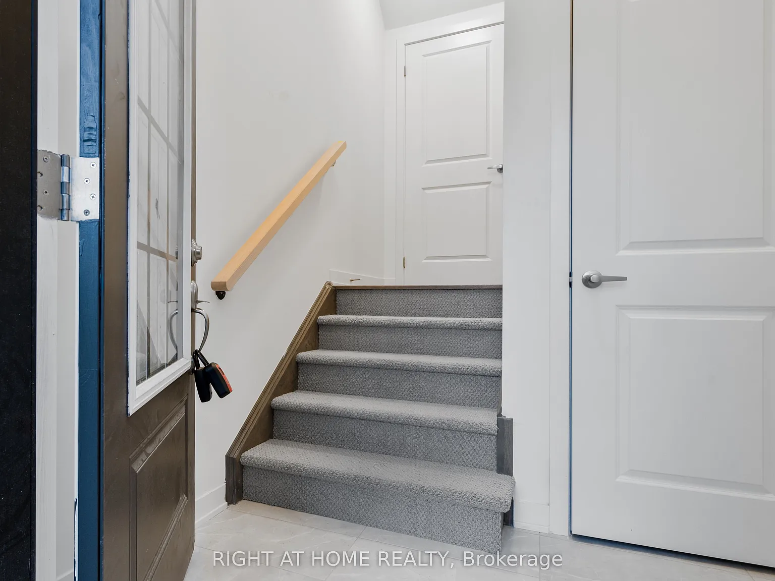 5 bed, $3,200 — Photo 2