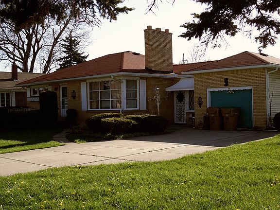 2nd image of 62 Raymond Ave