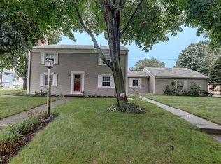 4 Ingraham St, Cumberland, RI 02864