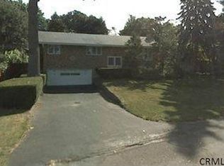 35 James Dr, Loudonville, NY 12211