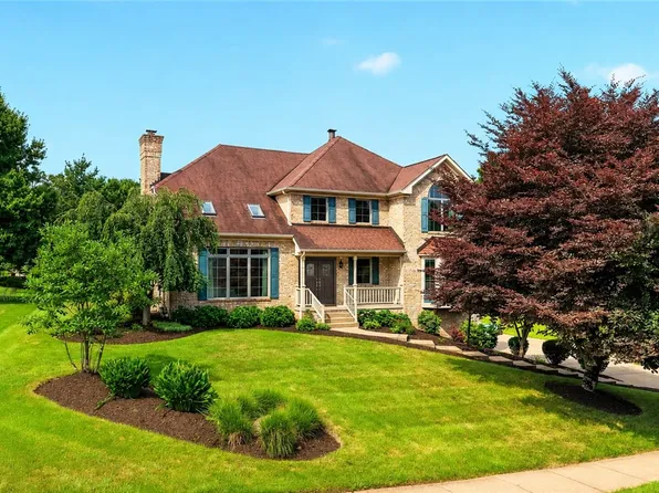 2605 Barnes Dr, Coraopolis, PA 15108