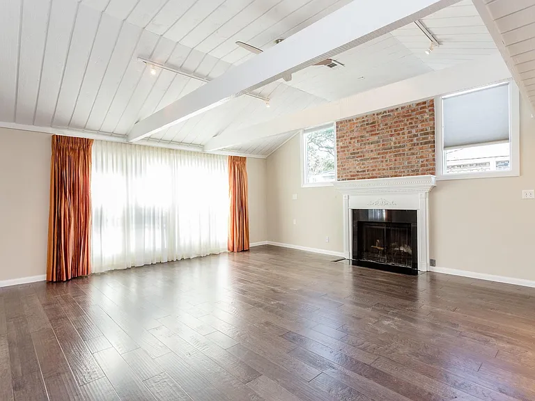 3006 Conway St — Photo 9