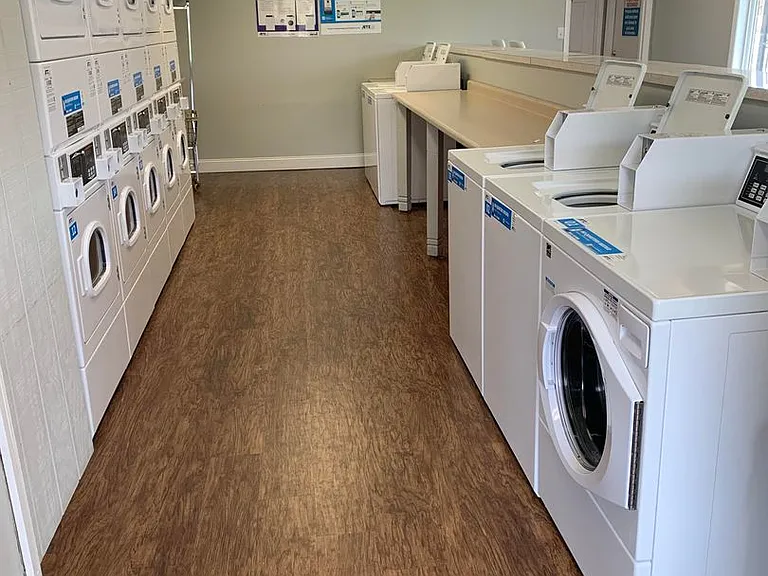 Cross Lakes Apartments — Photo 70