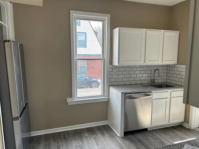 312 Grant Ave — Photo 10