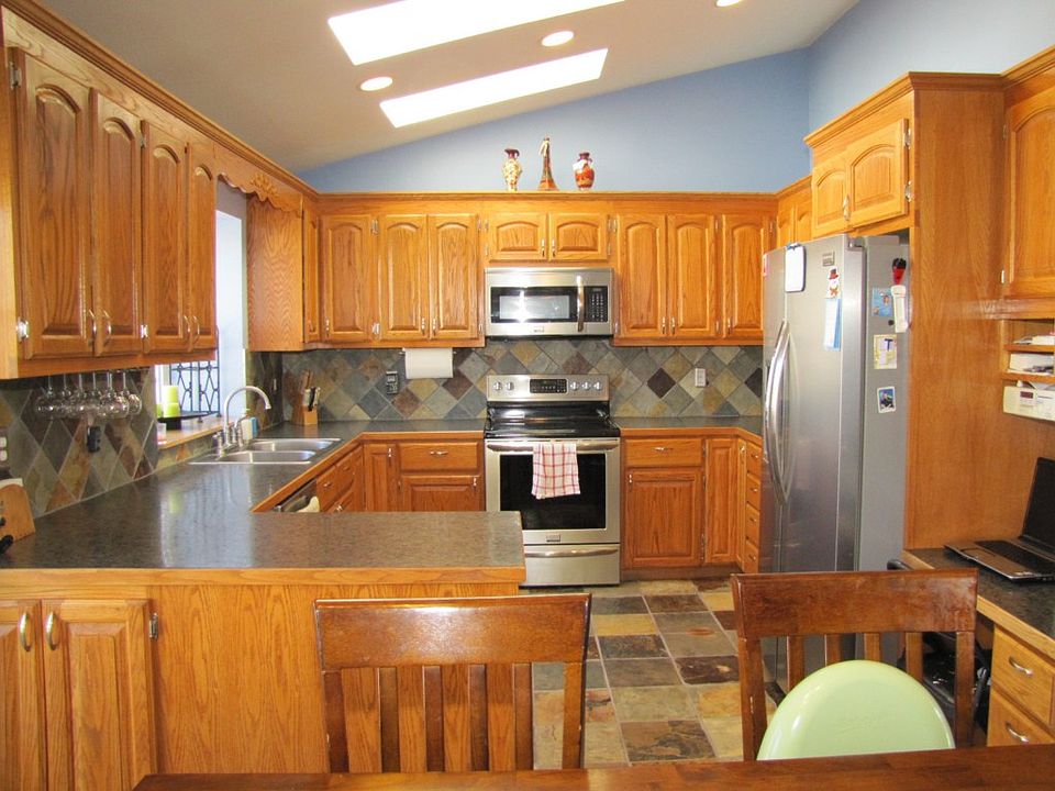 1st image of 601 Sunrise Dr