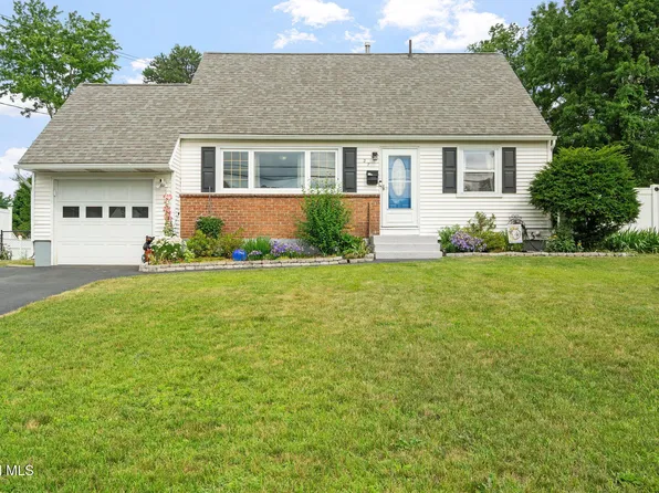 27 Terry Avenue, Schenectady, NY 12303