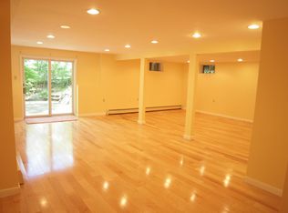 10 E Main St, Hopkinton, MA 01748