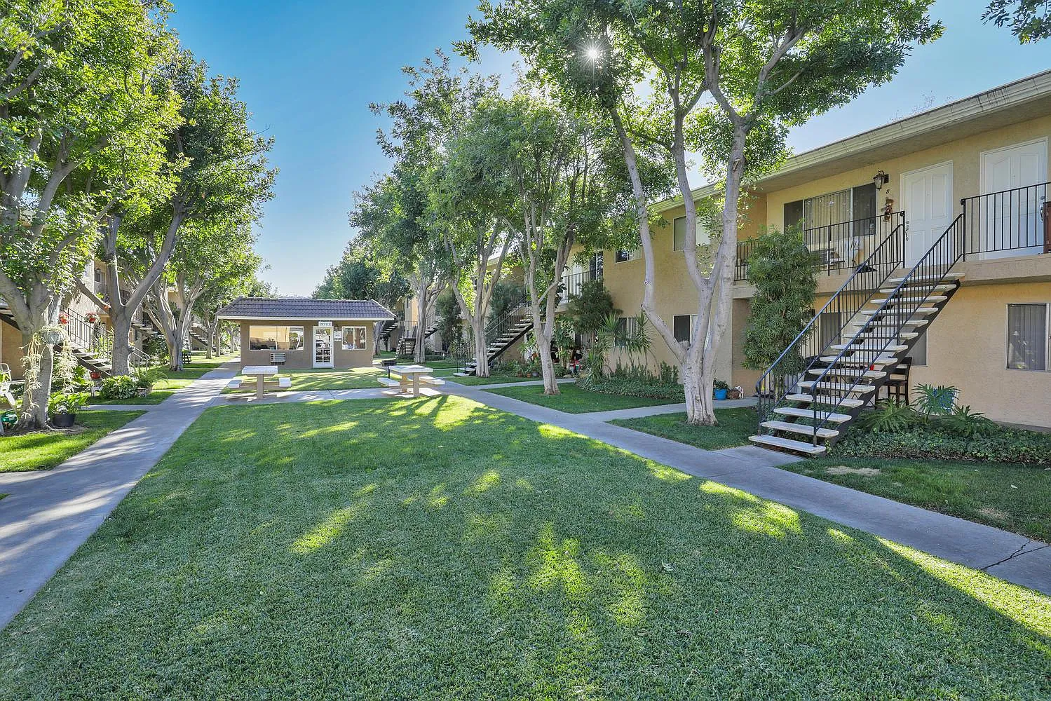 Mission Villa Apartments — Photo 4