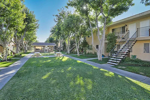 Mission Villa Apartments Photo 1