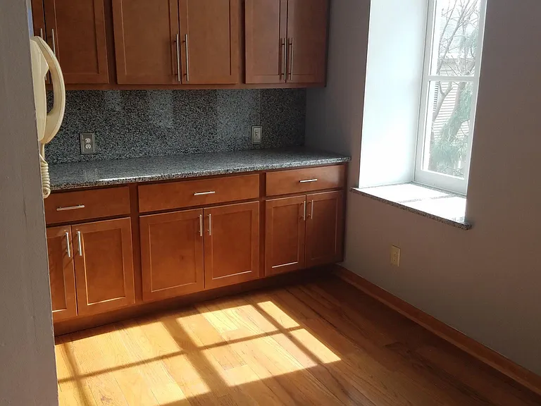 1626 S 11th St #J — Photo 2