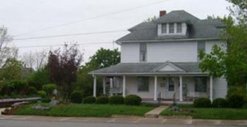 1st image of 946 Guilford St