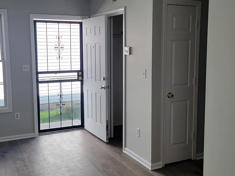 672 S 15th St #1 — Photo 7