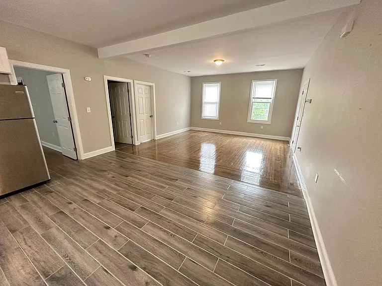 151 Howard Ave #2R — Photo 12