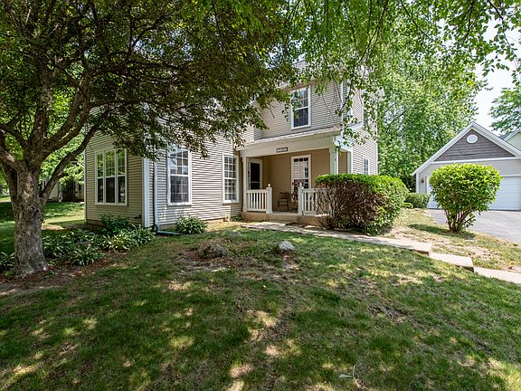 2nd image of 3167 Hampshire Ln