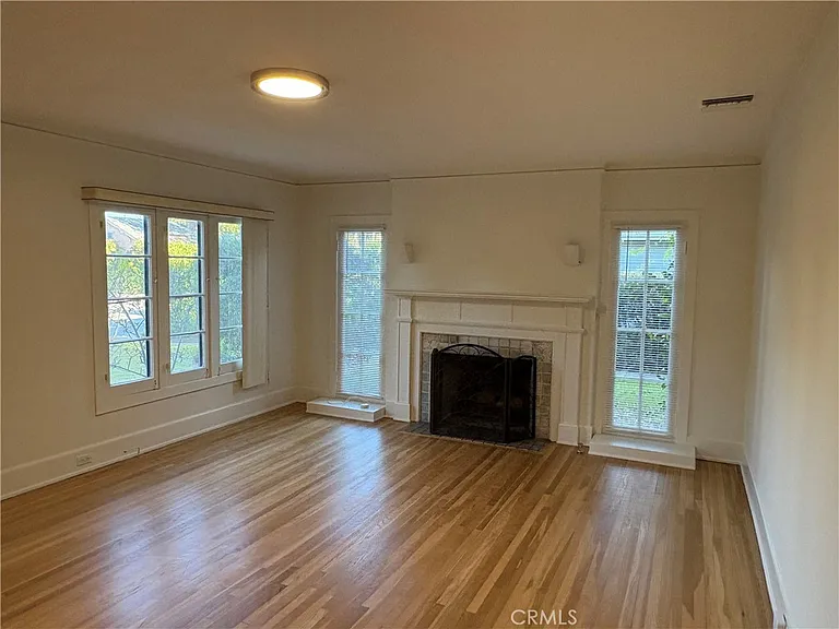 894 S Los Robles Ave — Photo 6