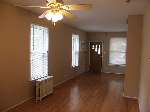 3rd image of 1122 Troost Ave