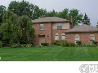 29449 Parkside St, Farmington Hills, MI 48331