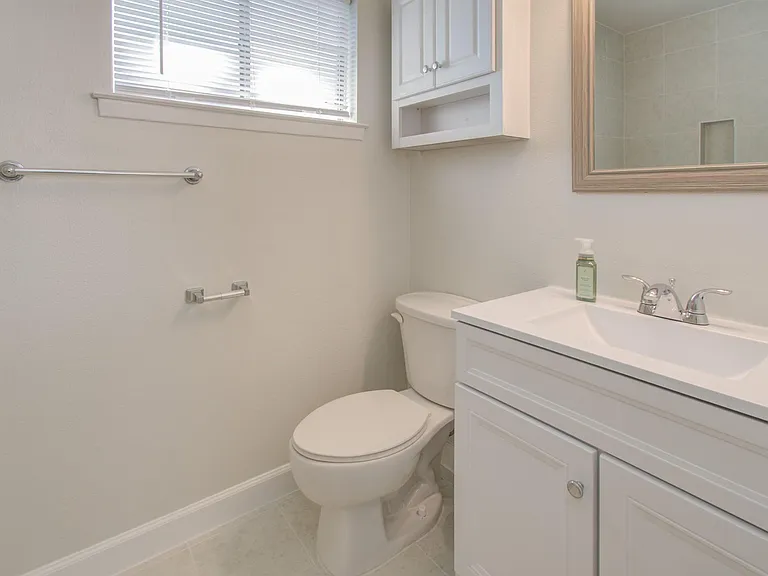 15611 La Casa Ln — Photo 23