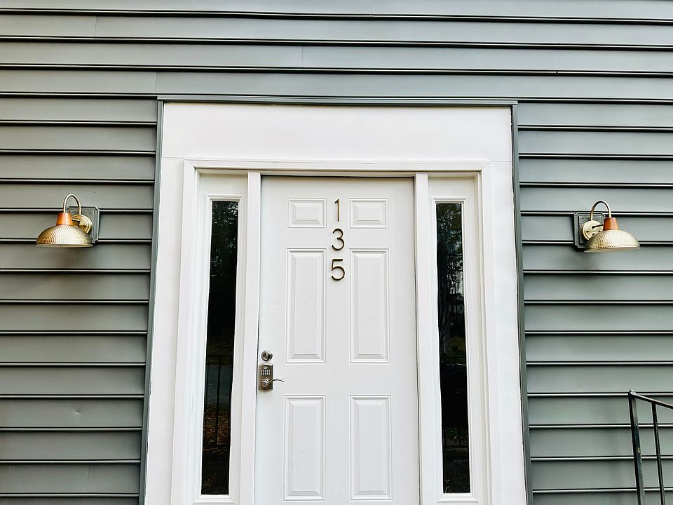 1st image of 135 E Walnut St