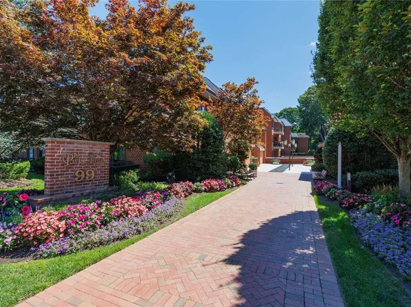99 S Park Avenue #318, Rockville Centre, NY 11570