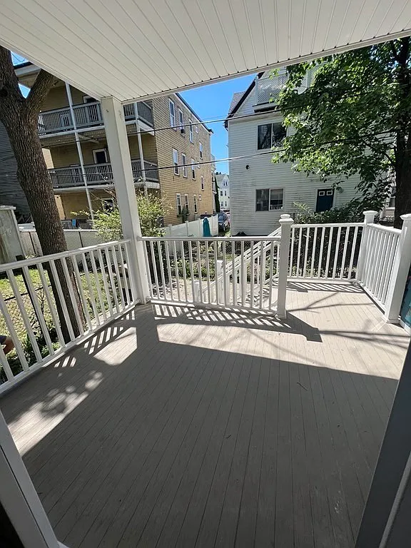 4 bed, 1200 sqft, $3,750 — Photo 4