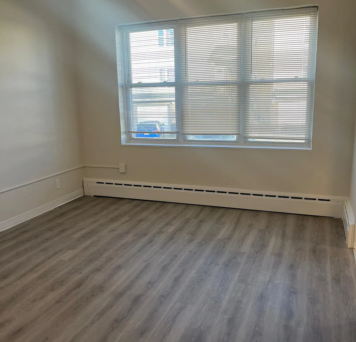 Studio, 400 sqft, $1,395 — Photo 3