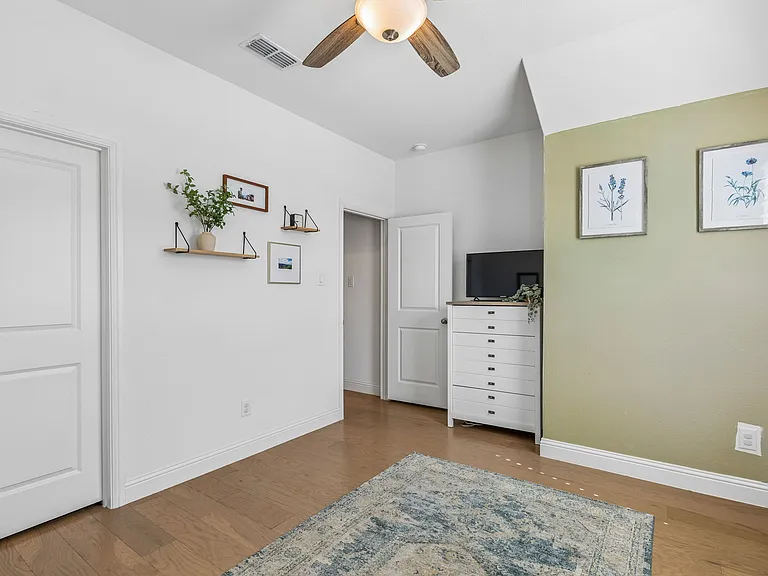 685 Coleman St — Photo 13