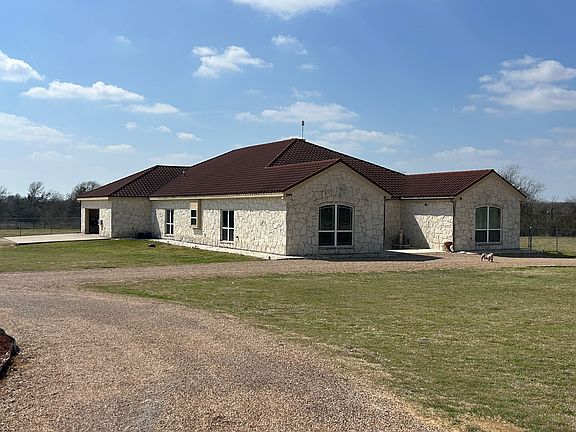 3rd image of 1220 Hinchliffe Rd