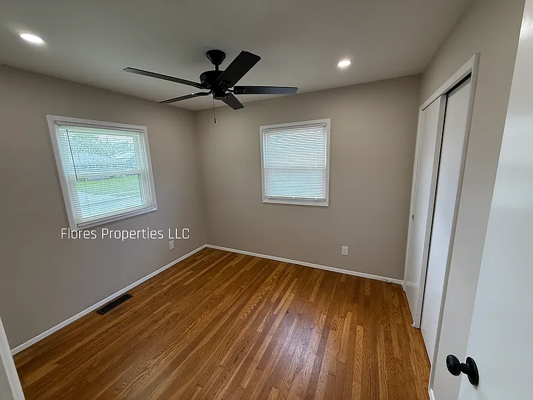 1136 Pauline Ave — Photo 34