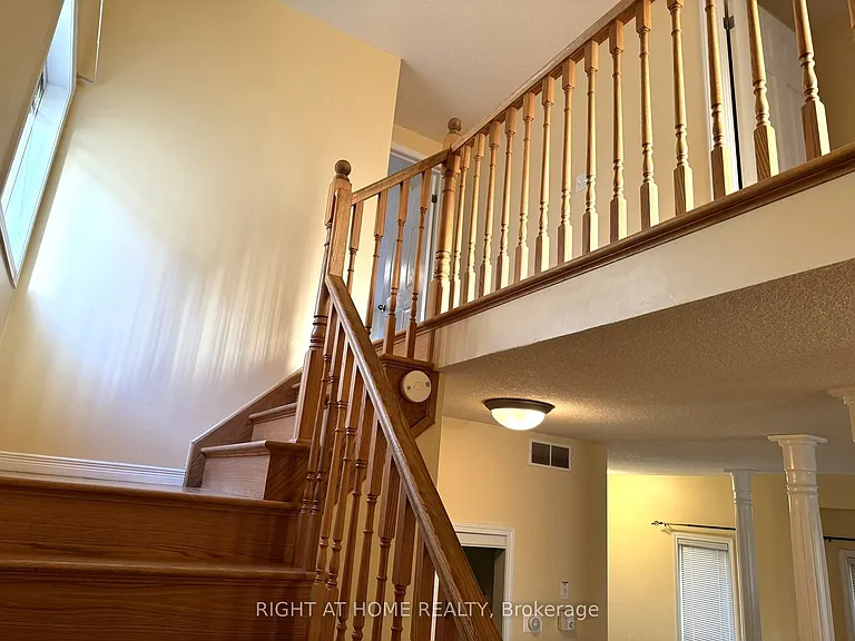 252 Lemon Grass Cres — Photo 11