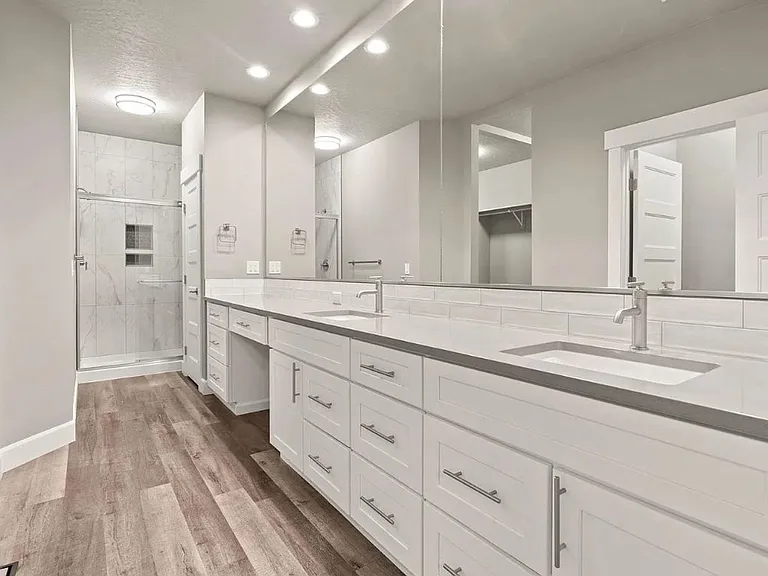 16536 N Columbus Dr — Photo 22