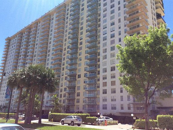 4th image of 230 174th St APT 1620