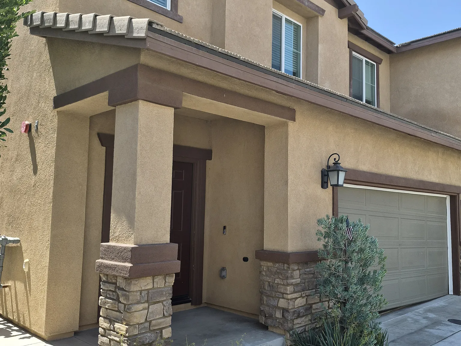 3 bed, 2.5 bath, 1680 sqft, $2,995 — Photo 2