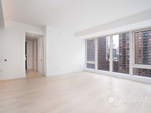 5th image of 138 E 50th St APT 18D
