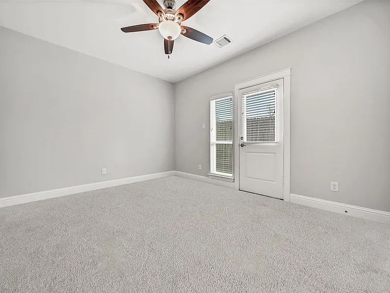 626 E 28th St — Photo 24
