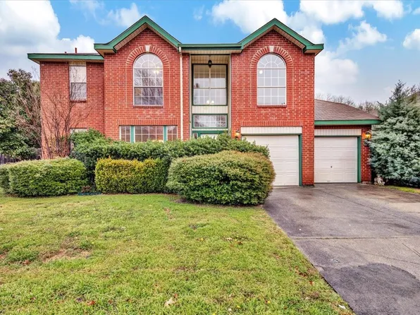 2105 Willowood Dr, Grapevine, TX 76051