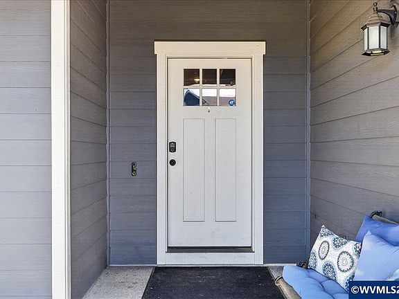 4th image of 6055 NE Tuscan Loop