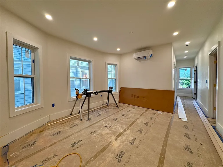 139 Sycamore St #1 — Photo 4